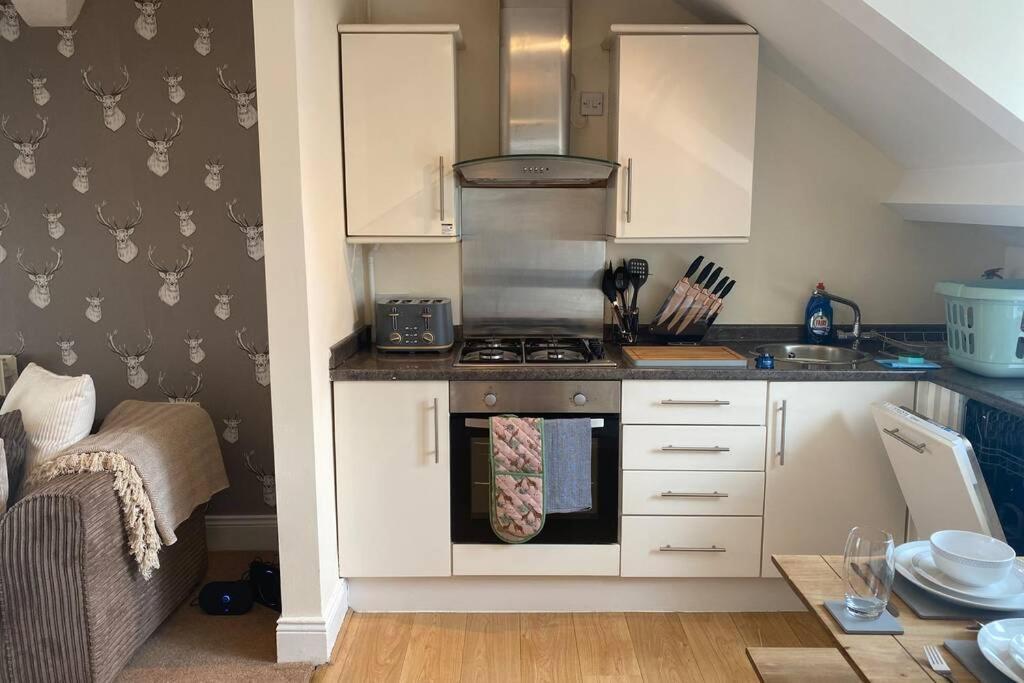 Upper 2 Bedroom Apartment In The Heart Of Jesmond Newcastle upon Tyne Eksteriør bilde